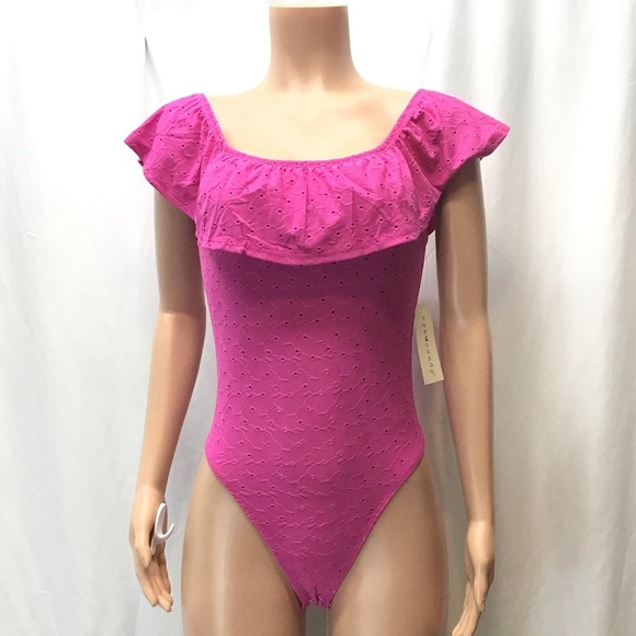 Eye Candy Juniors Pink Eyelet Off the Shoulder Bodysuit Top Size Large - Picture 3 of 8